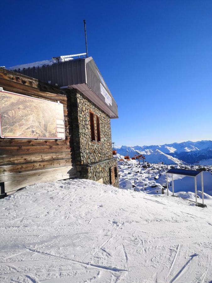 ザムナウンHaus Crestasアパートメント エクステリア 写真